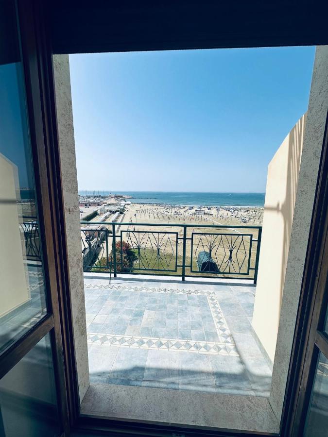 Newhouse Victoria - Sea View Apartment Нетуно Екстериор снимка