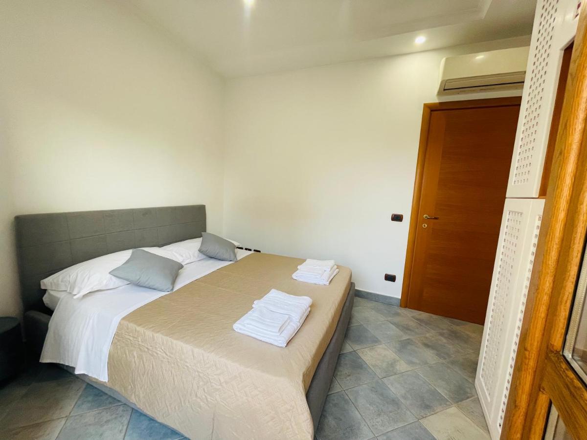 Newhouse Victoria - Sea View Apartment Нетуно Екстериор снимка